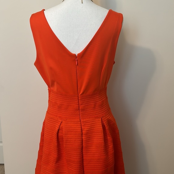🤑SOLD🤑 BEAUTIFUL ORANGE NY & CO DRESS WITH FREE JEWELRY INCLUDED - Picture 4 of 7